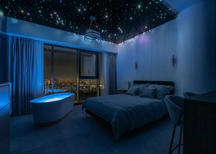 Апартаменты Hanza Tower Sky Lux 17th Floor