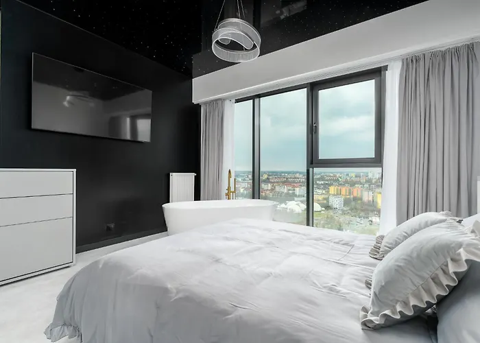 Апартаменты Hanza Tower Sky Lux 17th Floor *