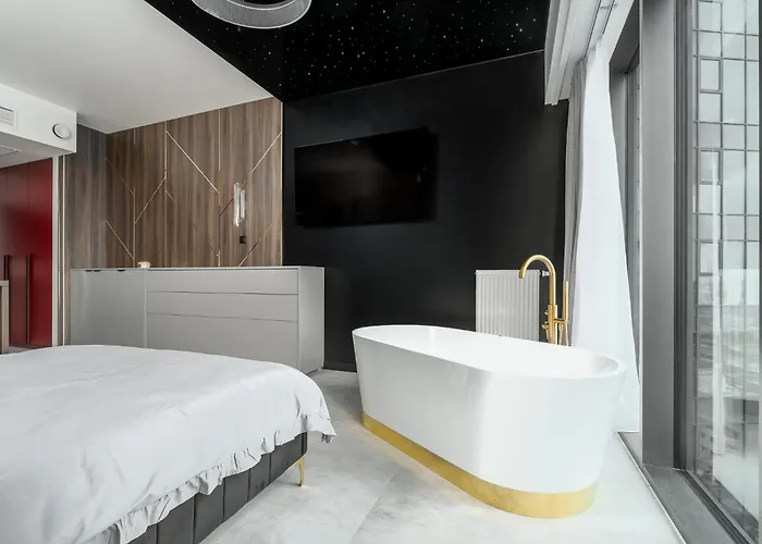 Hanza Tower Sky Lux 17th Floor Апартаменты