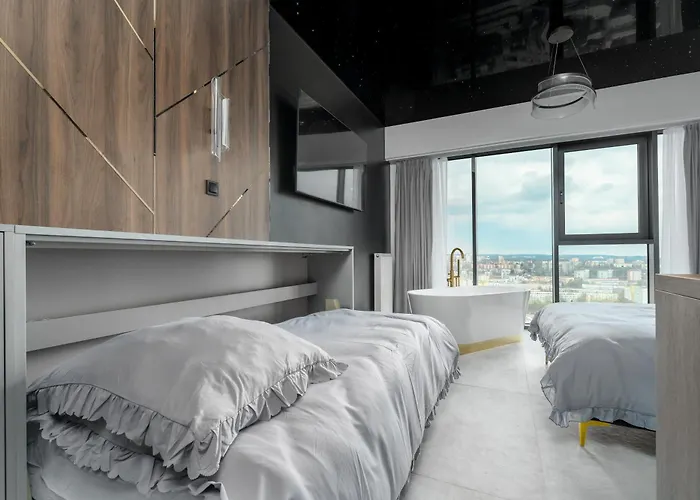 Hanza Tower Sky Lux 17th Floor Апартаменты